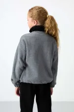 Tommylife Toptan 7-15 Yaş Dik Yaka Standart Kalıp Kız Çocuk Polar Sweatshirt 75153 Gri Melanj Tommylife Toptan 7-15 Yaş Dik Yaka Standart Kalıp Kız Çocuk Polar Sweatshirt 75153 Gri Melanj