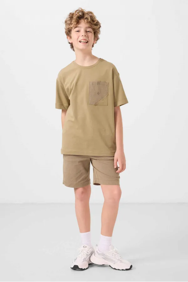 Tommylife Toptan Pamuklu Oversize Fit Dokuma Hafif Esnek Chino Erkek Çocuk Şort Takım 11278 Koyu Bej-Camel Tommylife Toptan Pamuklu Oversize Fit Dokuma Hafif Esnek Chino Erkek Çocuk Şort Takım 11278 Koyu Bej-Camel